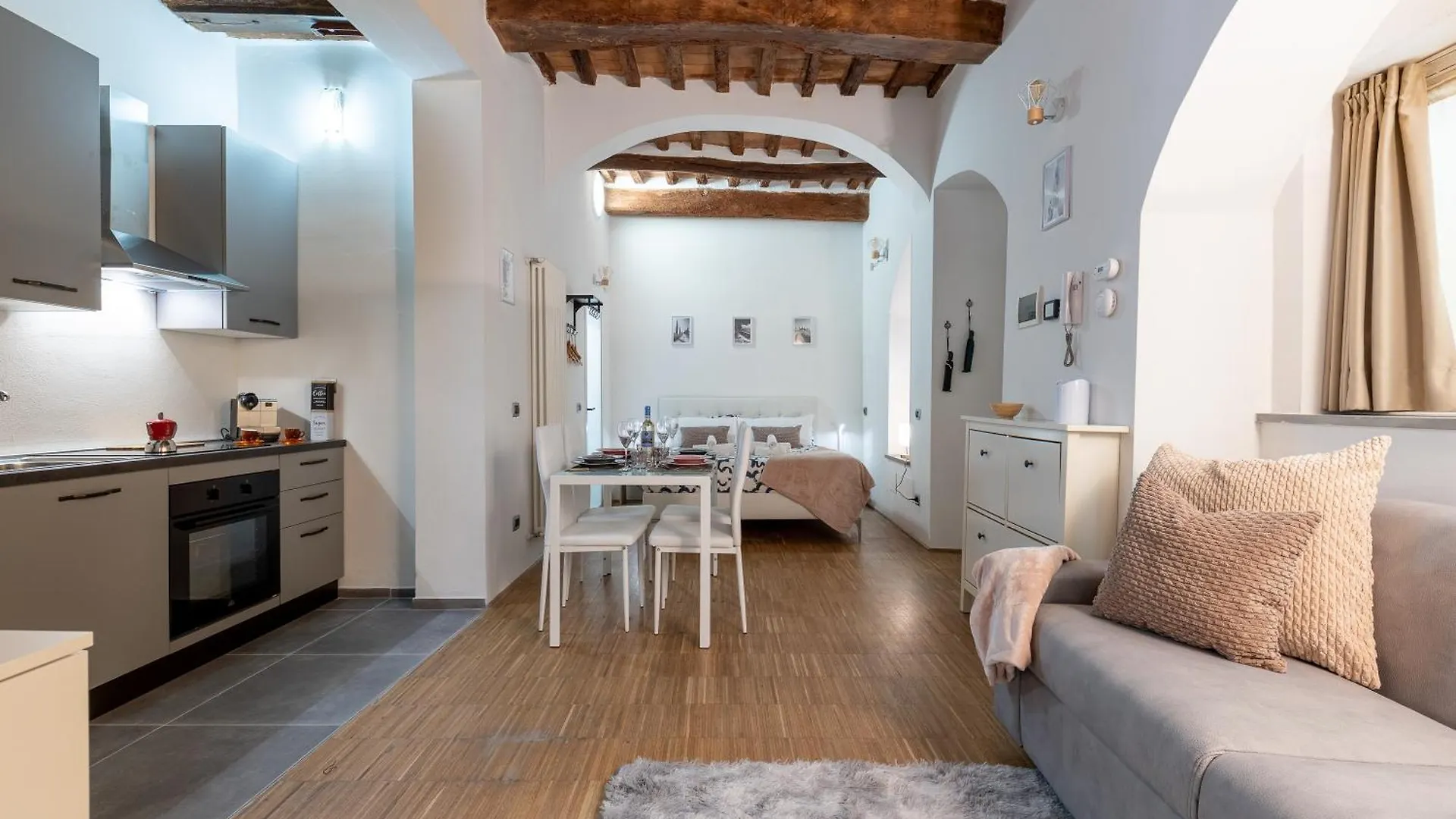 Pisa Central Lovely Studio Near Palazzo Blu contacts